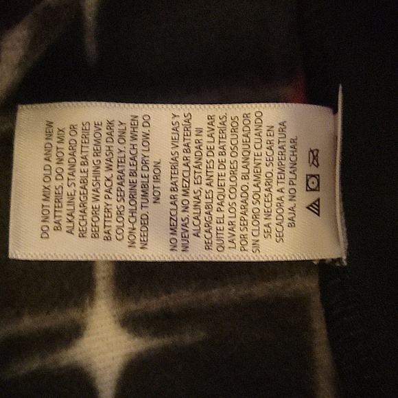 Holiday onesie size large.  Battery needs to be exchanged - Picture 10 of 12